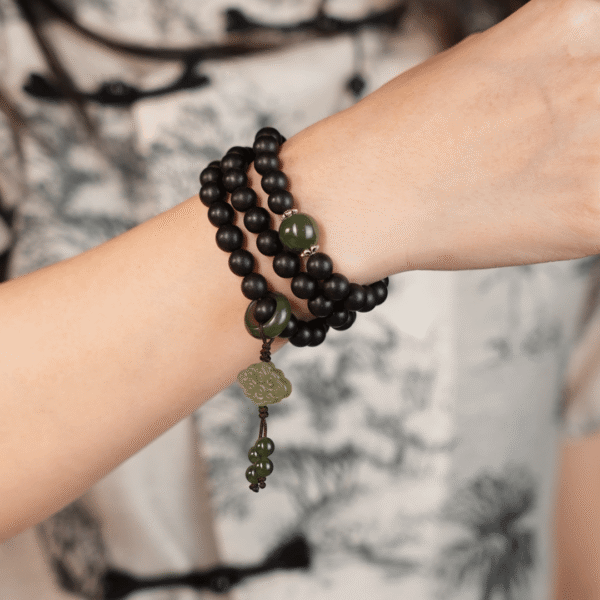 Yun Huai Xiang incense beads: Collectible-grade plain circle handcrafted from selected natural materials.