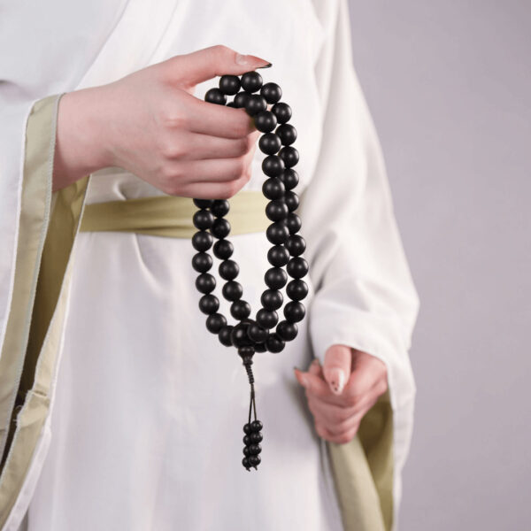 Fang Hua incense beads: Collectible-grade plain circle handcrafted from selected natural materials.