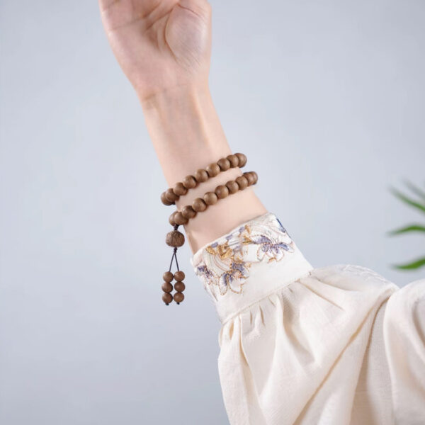 Bai Hua Xiang incense beads: Collectible-grade plain circle handcrafted from selected natural materials.